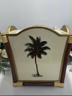 Vtg Linens'n Things Palms Tissue Cover Bath Accessory 7"x6.5" Ivory
Bamboo Frame